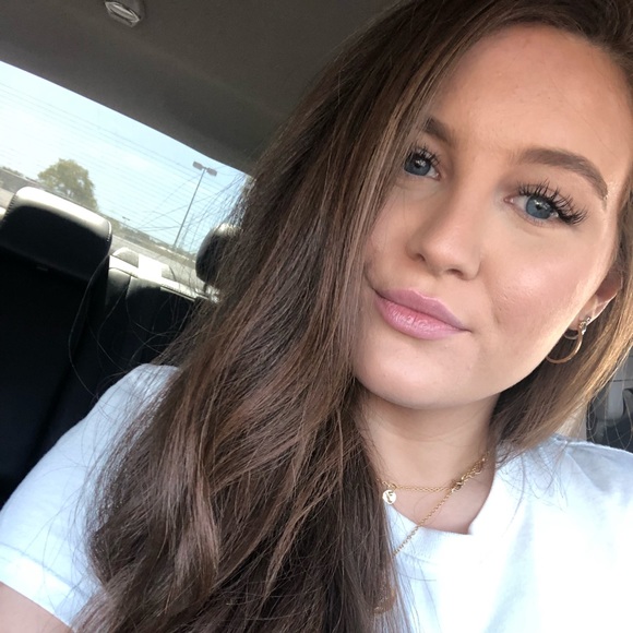 Meet the Posher Other - Meet your Posher, Emilee